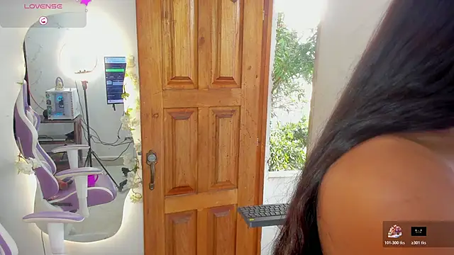 sofia gold  online show from November 15, 2025, 5:09 pm