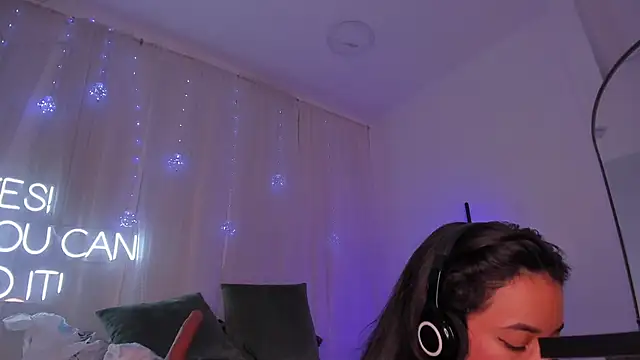 carolgaita online show from February 3, 2025, 5:35 pm