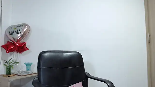 Snapshot of pattymaturex chatting on January 8, 2025, 11:19 pm pattymaturex online show from January 8, 2025, 11:19 pm