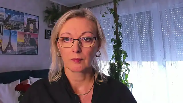 vanessa chat online show from September 23, 2025, 1:36 pm