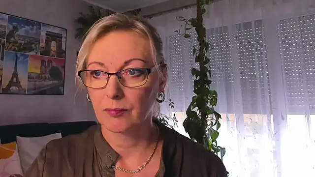 vanessa chat online show from September 30, 2025, 1:27 pm