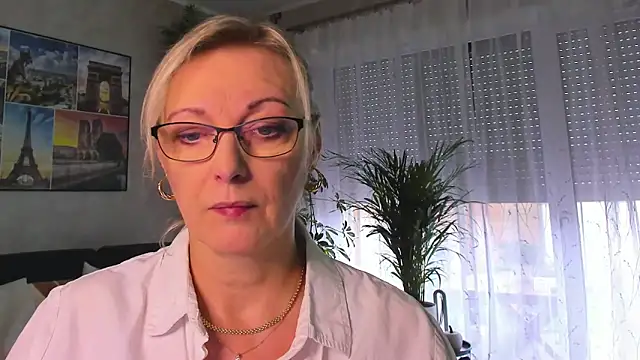 vanessa chat online show from October 14, 2025, 1:23 pm