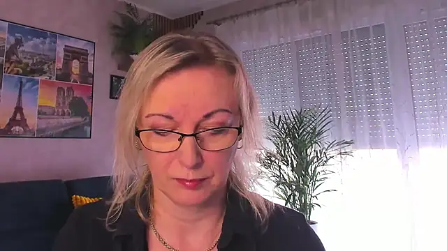 vanessa chat online show from March 11, 2026, 2:23 pm