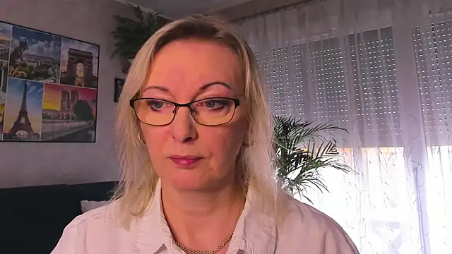 vanessa chat online show from March 23, 2026, 2:21 pm