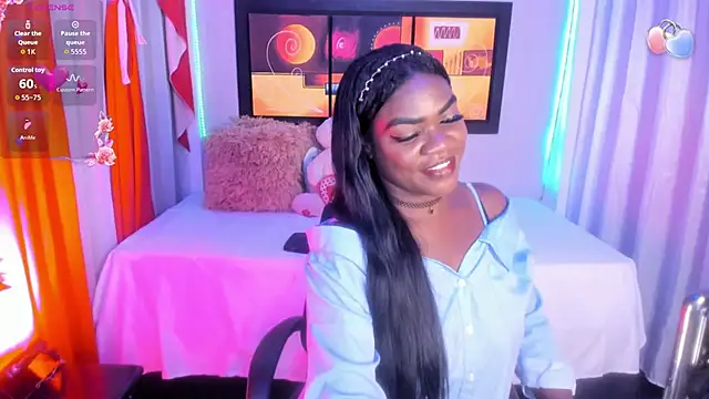 Snapshot of Emabland2 chatting on February 7, 2026, 5:44 am Emabland2 online show from February 7, 2026, 5:44 am