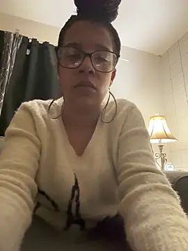 Snapshot of Alliejay chatting on May 10, 2026, 6:18 am Alliejay online show from May 10, 2026, 6:18 am