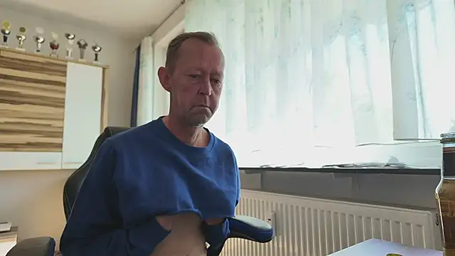 sissy501 online show from April 29, 2026, 2:43 pm