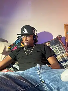 Snapshot of Tristris100 chatting on November 6, 2025, 2:01 am Tristris100 online show from November 6, 2025, 2:01 am