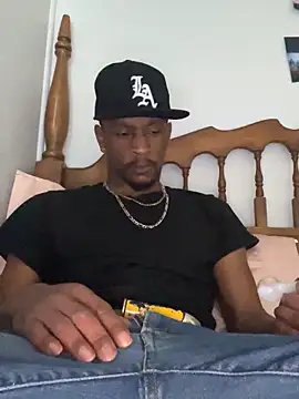 Snapshot of Tristris100 chatting on December 16, 2025, 6:35 pm Tristris100 online show from December 16, 2025, 6:35 pm