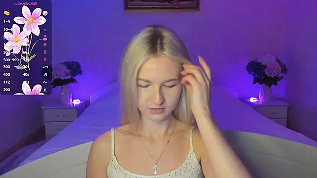 Snapshot of AnnaCarrera chatting on October 29, 2025, 10:00 pm AnnaCarrera online show from October 29, 2025, 10:00 pm