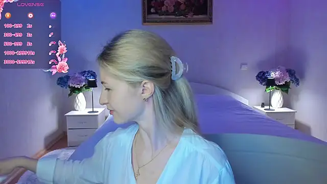 AnnaCarrera online show from April 8, 2026, 8:53 pm