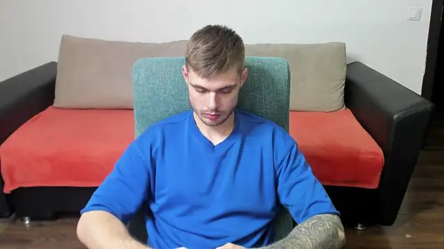 maks wolfis online show from February 3, 2025, 11:36 pm