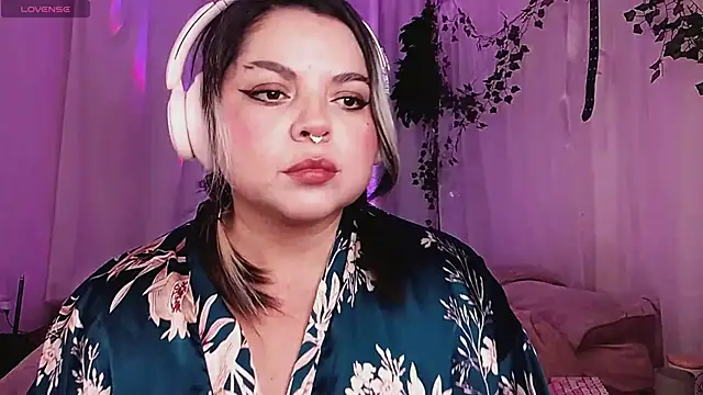 Snapshot of Satyn_doll chatting on January 9, 2025, 11:02 pm Satyn doll online show from January 9, 2025, 11:02 pm