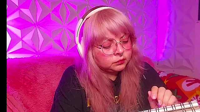 Satyn doll online show from January 18, 2026, 2:04 am