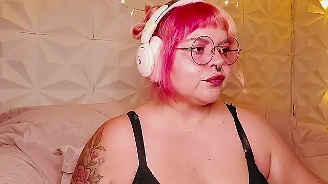 Snapshot of Satyn_doll chatting on July 10, 2026, 11:29 pm Satyn doll online show from July 10, 2026, 11:29 pm
