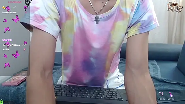 karen sofia  online show from September 29, 2025, 8:24 pm