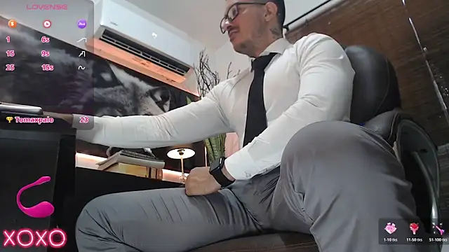 Snapshot of randyluke chatting on November 12, 2025, 7:46 pm randyluke online show from November 12, 2025, 7:46 pm