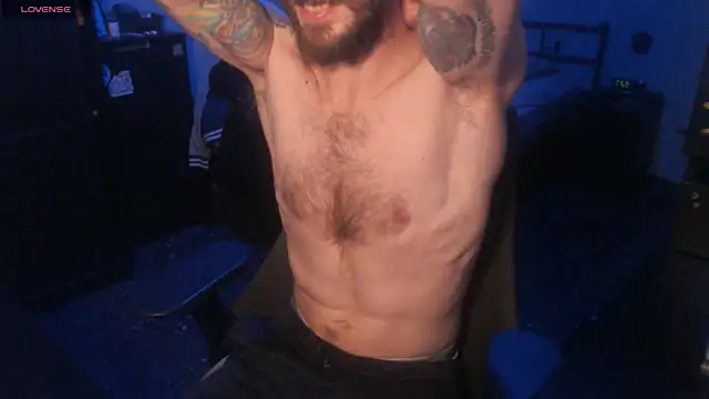 Snapshot of SexxxyLouis chatting on September 27, 2025, 8:47 pm SexxxyLouis online show from September 27, 2025, 8:47 pm