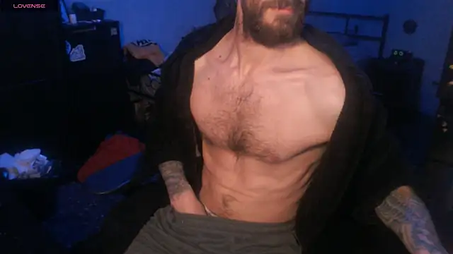 Snapshot of SexxxyLouis chatting on September 30, 2025, 8:19 am SexxxyLouis online show from September 30, 2025, 8:19 am