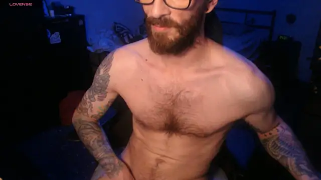 Snapshot of SexxxyLouis chatting on September 30, 2025, 8:36 pm SexxxyLouis online show from September 30, 2025, 8:36 pm