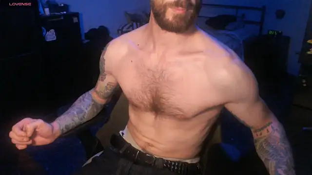 Snapshot of SexxxyLouis chatting on October 4, 2025, 7:23 pm SexxxyLouis online show from October 4, 2025, 7:23 pm