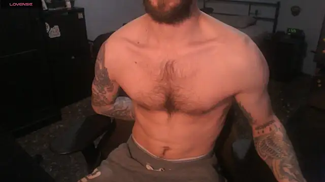 Snapshot of SexxxyLouis chatting on November 27, 2025, 9:22 am SexxxyLouis online show from November 27, 2025, 9:22 am