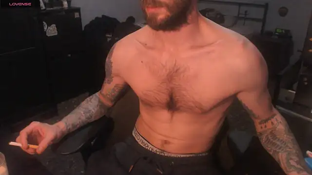 Snapshot of SexxxyLouis chatting on November 28, 2025, 8:11 pm SexxxyLouis online show from November 28, 2025, 8:11 pm