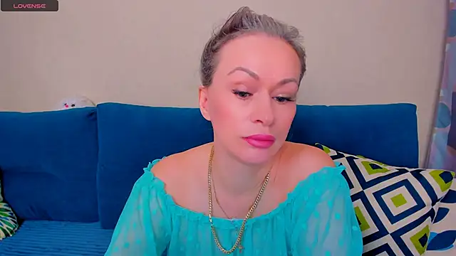 EllenMoore online show from October 23, 2025, 3:06 am