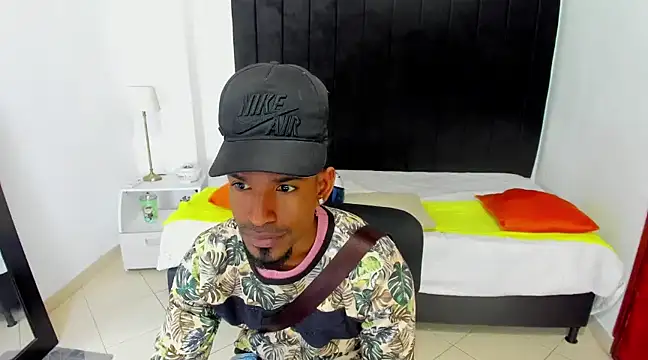 anhtony wayans online show from February 3, 2025, 11:36 pm