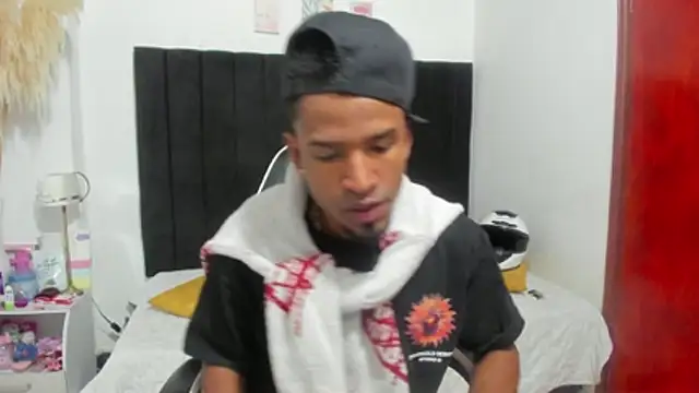 anhtony wayans online show from April 21, 2026, 12:12 am