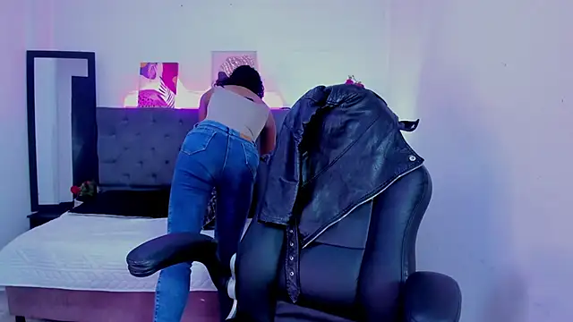 Ellie Alves online show from December 14, 2025, 1:27 pm