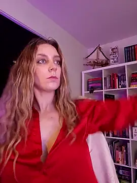 Snapshot of LilyOrion chatting on November 5, 2025, 2:44 am LilyOrion online show from November 5, 2025, 2:44 am