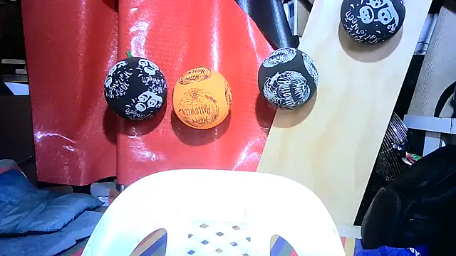 mari657 online show from October 6, 2025, 8:39 pm