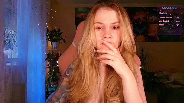 GoodWitch  online show from October 16, 2025, 6:58 am