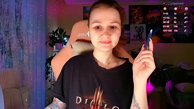 GoodWitch  online show from December 18, 2025, 7:25 am