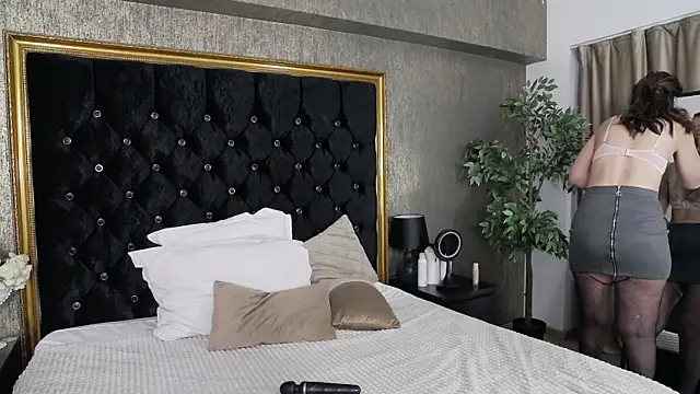 LisaCroft online show from February 8, 2025, 6:54 am