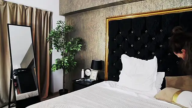 LisaCroft online show from February 27, 2025, 6:42 pm