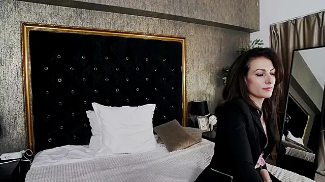 LisaCroft online show from February 28, 2025, 1:58 pm