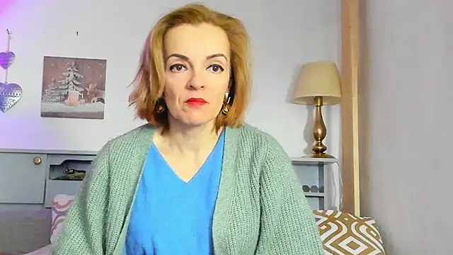 Snapshot of KateConner chatting on February 11, 2025, 8:42 pm KateConner online show from February 11, 2025, 8:42 pm