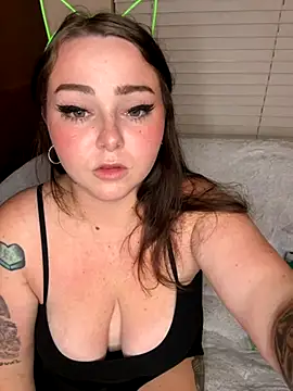 Kira tattoo online show from October 19, 2025, 4:35 am