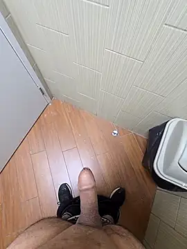 Snapshot of vikki432 chatting on February 24, 2026, 5:11 pm vikki432 online show from February 24, 2026, 5:11 pm