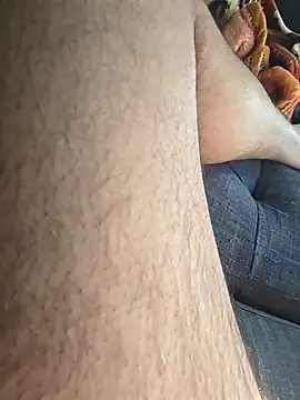 Snapshot of vikki432 chatting on March 1, 2026, 9:28 pm vikki432 online show from March 1, 2026, 9:28 pm