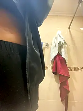 Snapshot of Fancyxlove chatting on November 5, 2025, 12:16 pm Fancyxlove online show from November 5, 2025, 12:16 pm