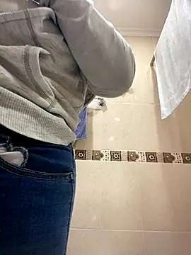 Snapshot of Fancyxlove chatting on November 12, 2025, 12:38 pm Fancyxlove online show from November 12, 2025, 12:38 pm