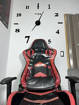 miapichxs online show from October 11, 2025, 4:01 am