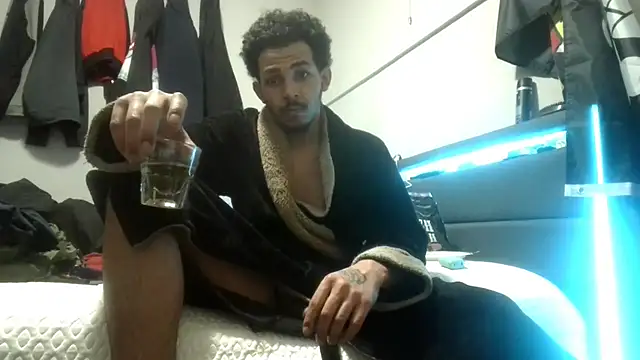 Snapshot of bigdickjojo69 chatting on March 12, 2026, 1:23 am bigdickjojo69 online show from March 12, 2026, 1:23 am
