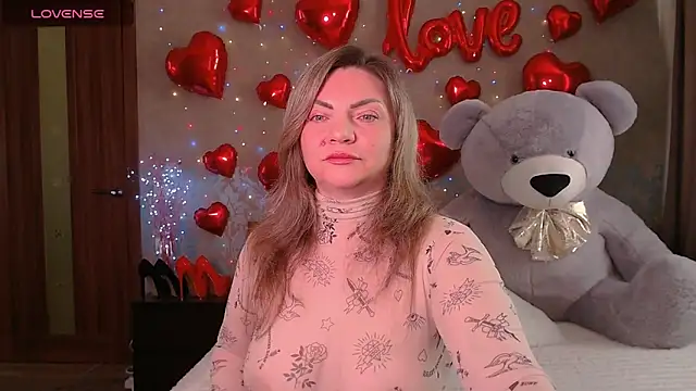 KristiOwen online show from April 22, 2026, 5:43 am