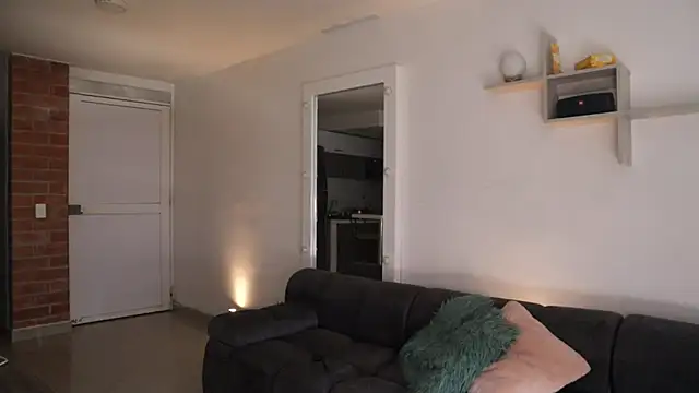  Vahos  online show from September 30, 2025, 5:18 pm