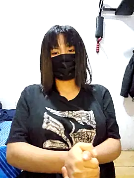 Snapshot of Latin_summer chatting on September 19, 2025, 10:43 pm Latin summer online show from September 19, 2025, 10:43 pm