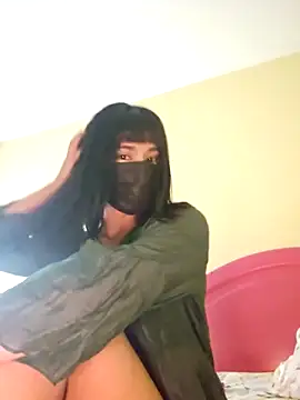 Snapshot of Latin_summer chatting on February 18, 2026, 4:52 am Latin summer online show from February 18, 2026, 4:52 am